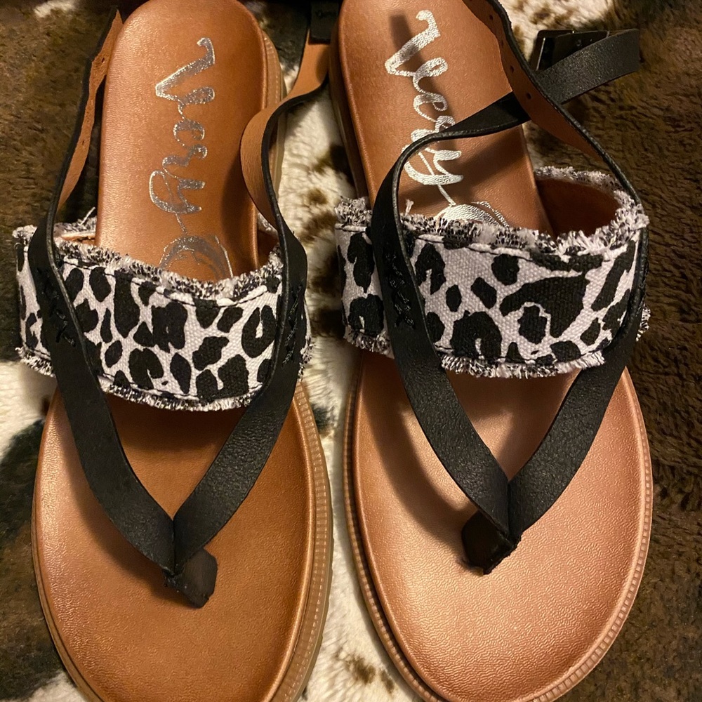 Very G Sandals